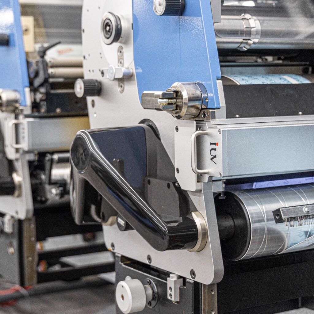 Curado UV y Impresión flexográfica la combinación perfecta para tiradas largas