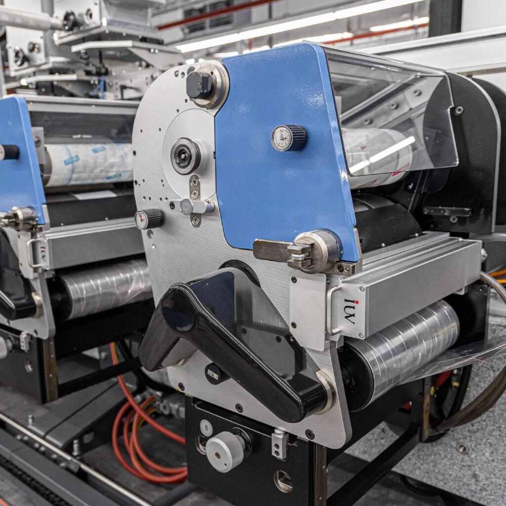 Ventajas de los sistemas de curado LED frente al curado UV tradicional en impresión flexográfica