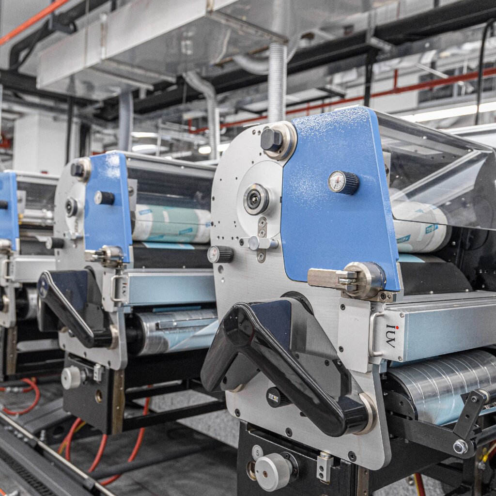 Ventajas de los sistemas de curado UV en la impresión flexográfica moderna