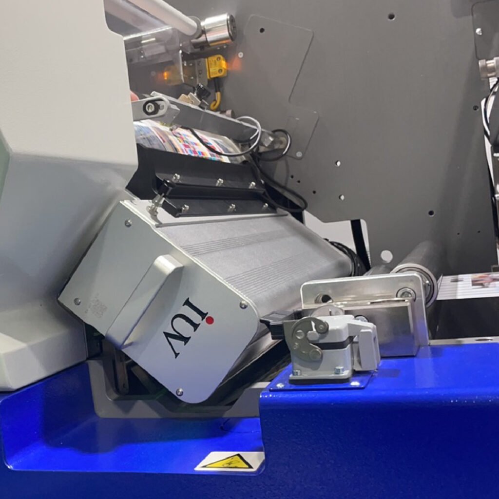 Cómo el sistema de curado UV mejora la precisión de color y la estabilidad de las impresiones