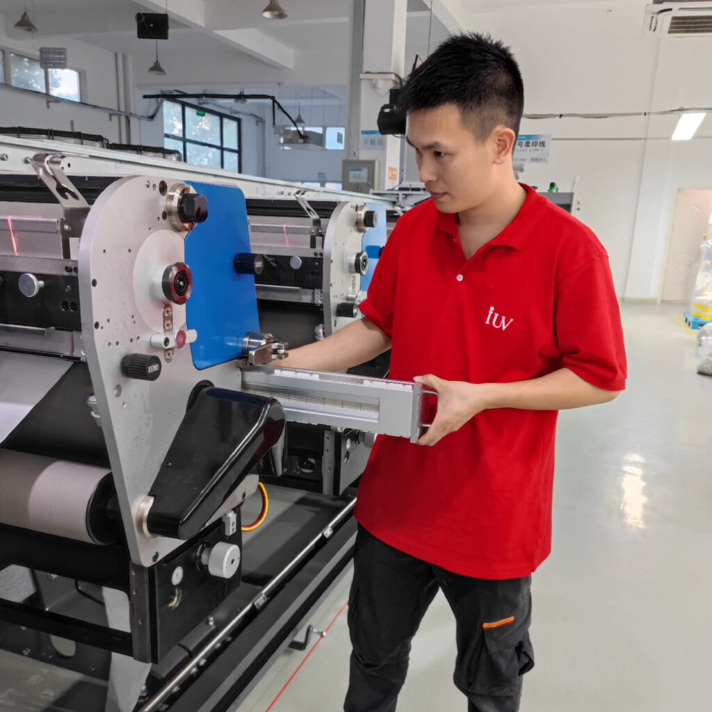 Cómo la impresión flexográfica de curado UV mejora la productividad en prensas narrow web