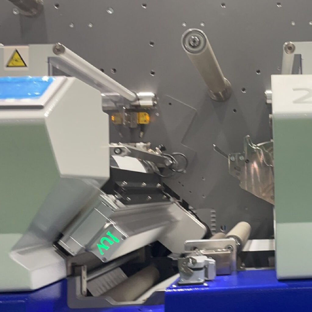 Curado UV para la impresión de etiquetas industriales durabilidad y resistencia mejoradas