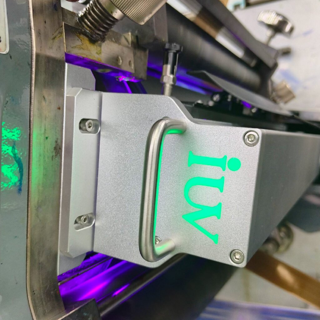 Wie LED Aushärtungssysteme die Produktionsqualität im Etikettendruck revolutionieren