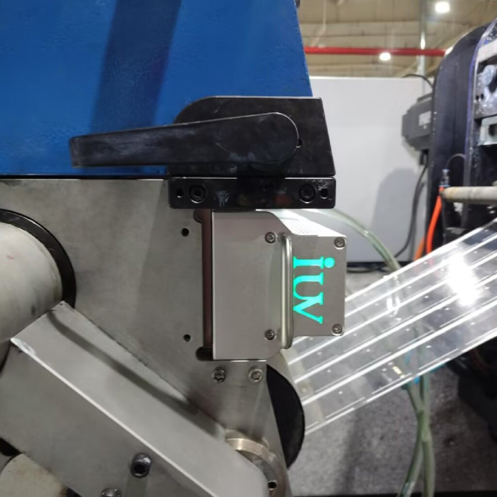 Automatización UV en la impresión industrial eficiencia y consistencia en grandes tiradas