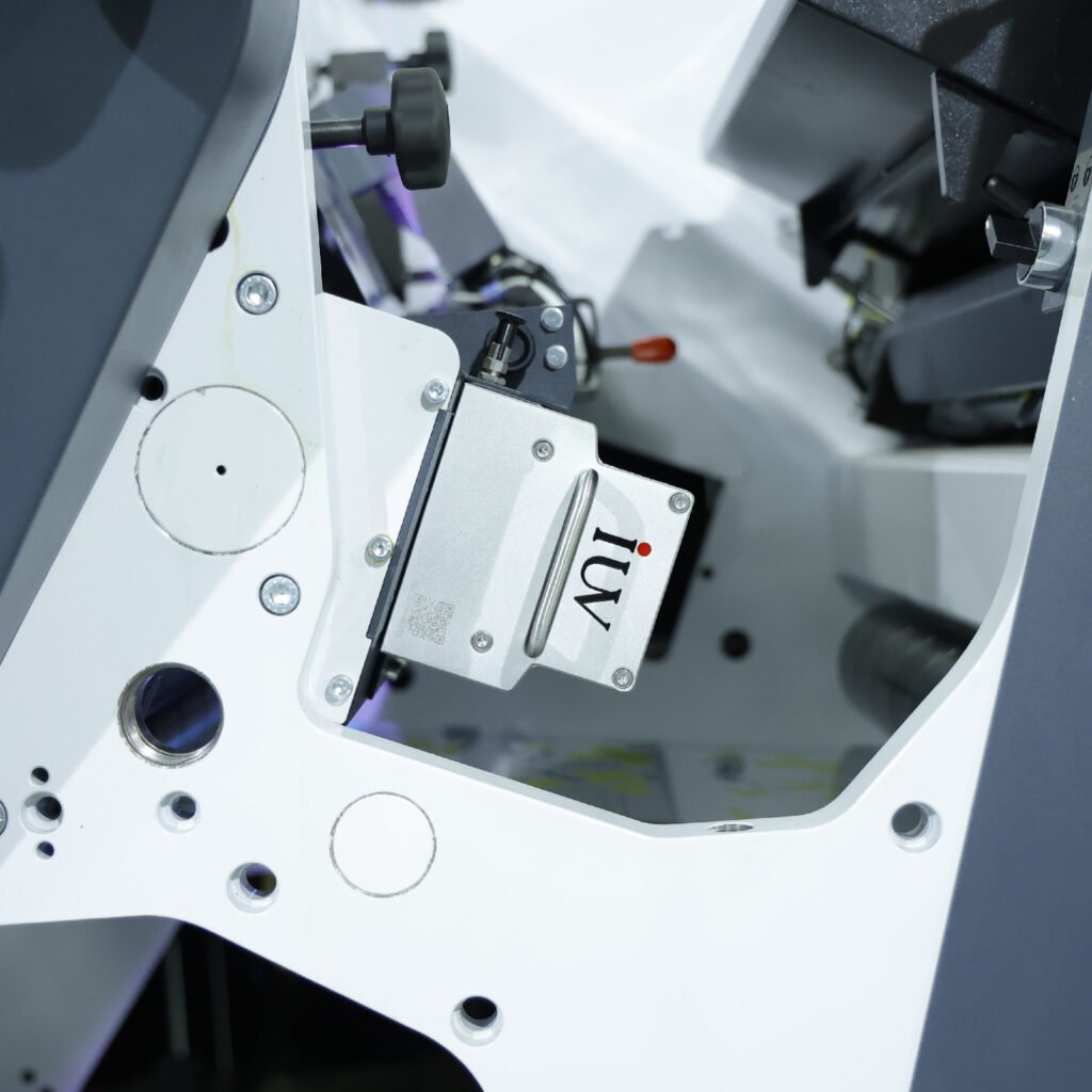 Comparativa entre sistemas de curado UV y curado LED en la industria gráfica