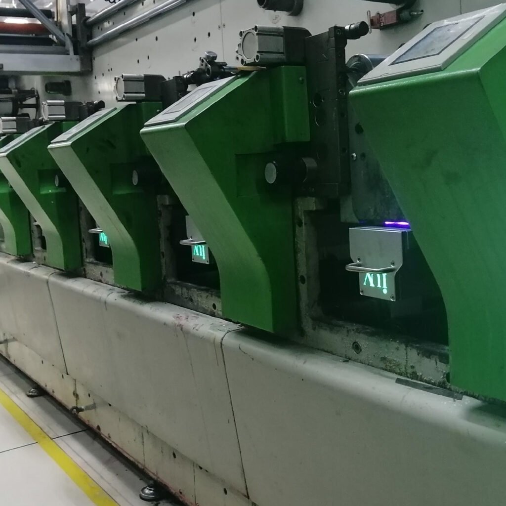 Curado UV LED en impresión narrow web beneficios para la industria de etiquetas y embalajes