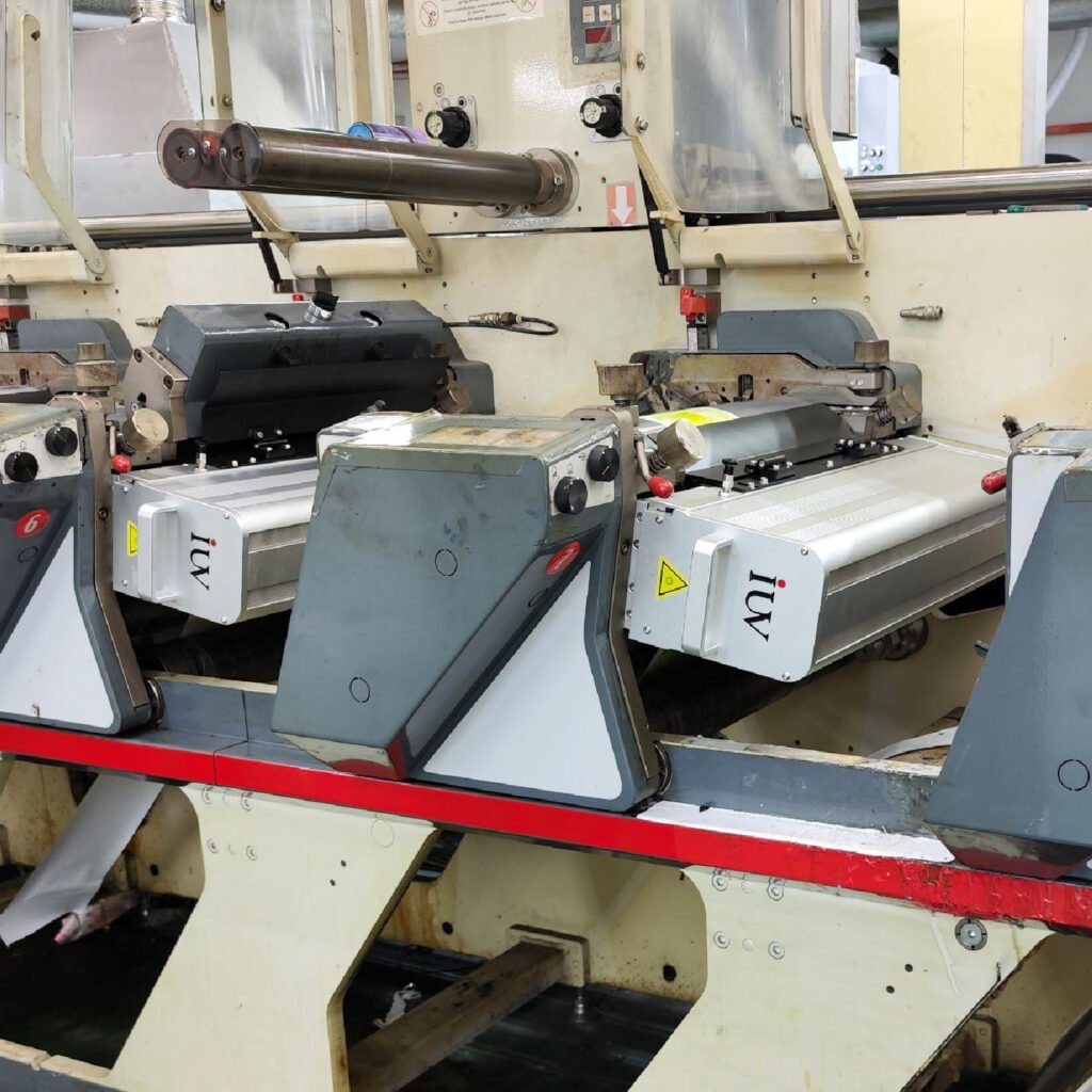 Integración del sistema de curado LED en líneas de impresión flexográfica automatizadas