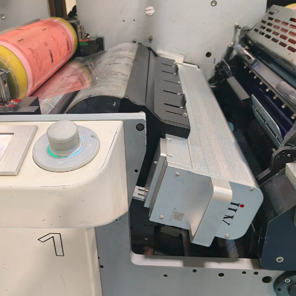 Plataformas UV inteligentes para lograr una calidad uniforme en impresión offset de alta velocidad