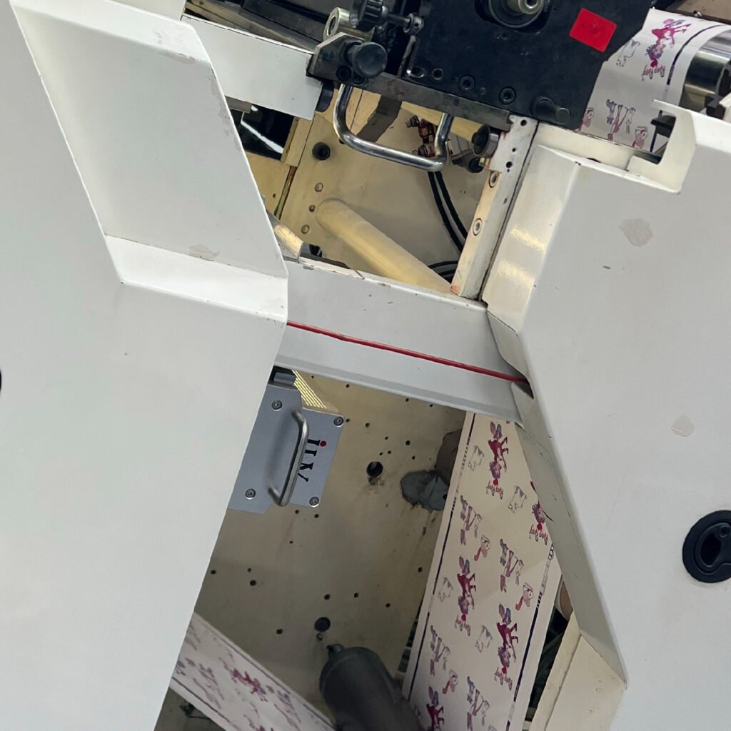 Ventajas del curado LED frente al curado UV tradicional en la impresión offset