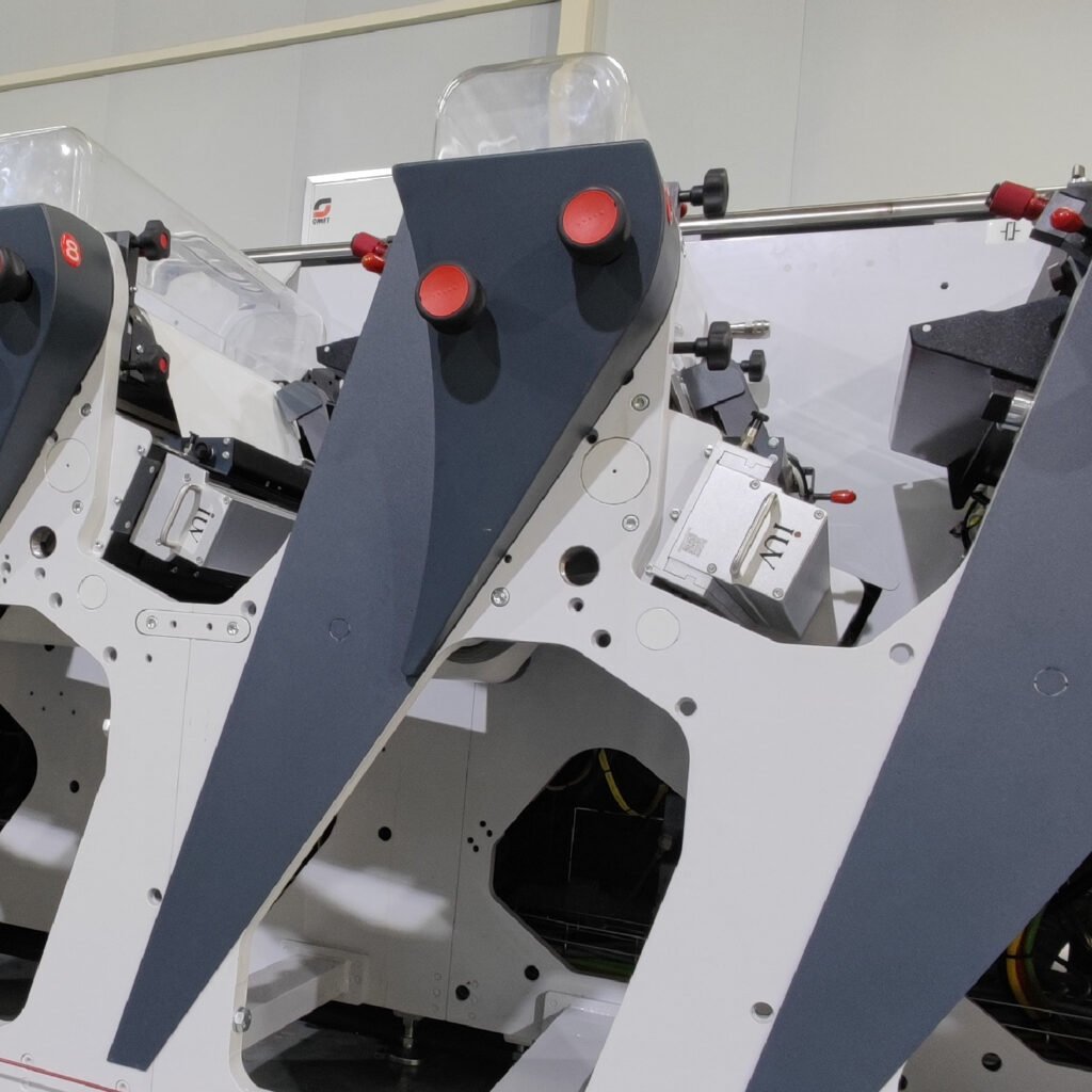 Ventajas del sistema de curado LED en la impresión de etiquetas autoadhesivas