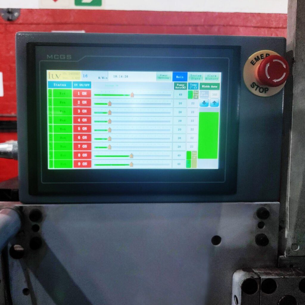Die Rolle der Sauerstoffinhibierung bei der UV-Härtung Strategien für eine klebefreie Oberfläche im High-Speed-Schmalbahndruck