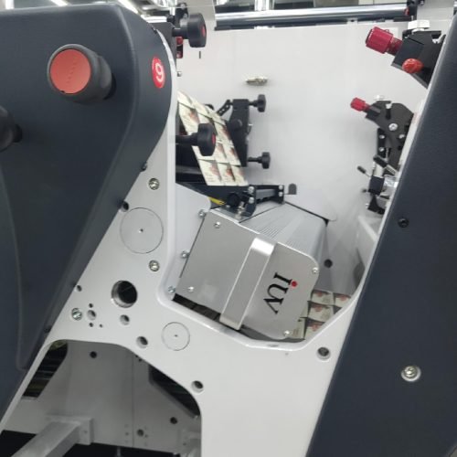 Evaluación de la estabilidad del proceso de curado UV LED en sistemas de impresión flexográfica de banda estrecha multicolor