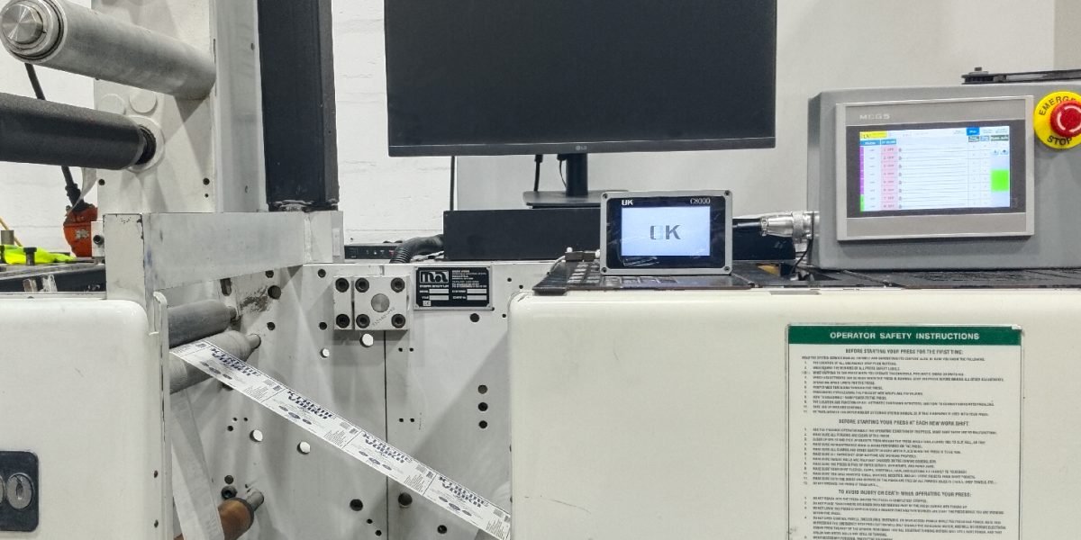 Solución UV LED para minimizar el desperdicio y mejorar la estabilidad del color en etiquetas