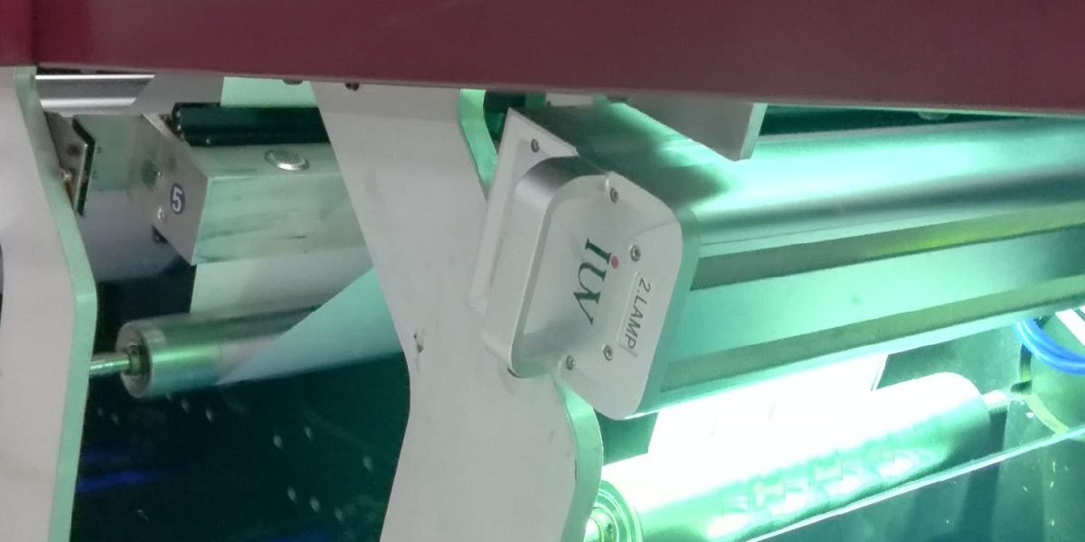 Aplicaciones del curado LED de alta intensidad en impresión de envases y etiquetas premium