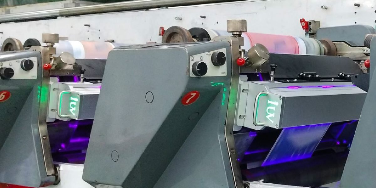 Aplicaciones del curado UV LED en impresión de envases flexibles y etiquetas premium