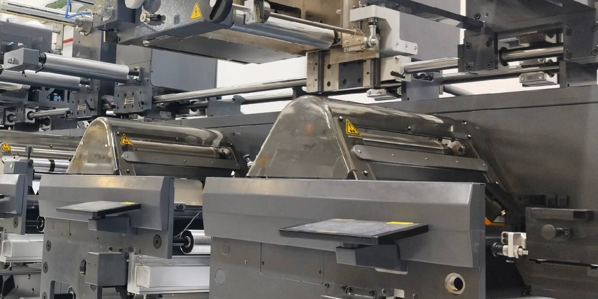 Cómo garantizar la durabilidad de barnices UV en impresión de etiquetas de alta exigencia