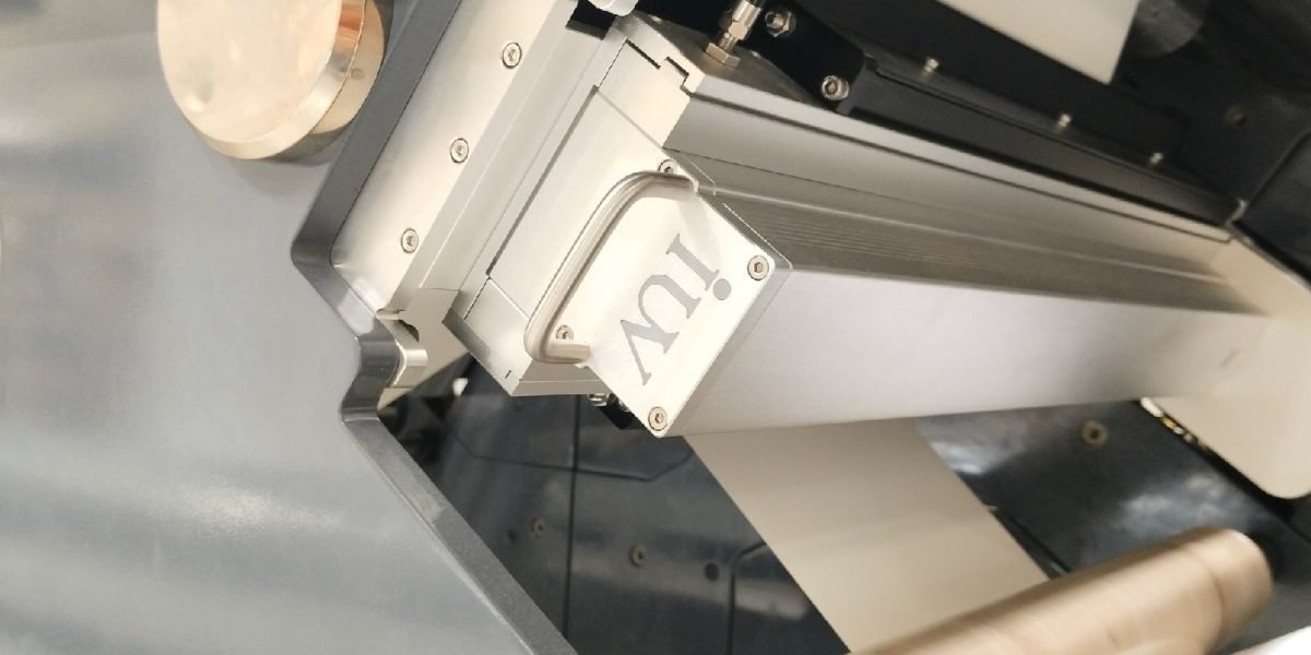 Cómo lograr un curado UV uniforme en impresión de banda estrecha enfoque técnico