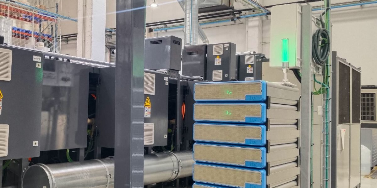 Cómo mejorar la estabilidad del color y la resistencia química usando curado UV LED en impresión industrial