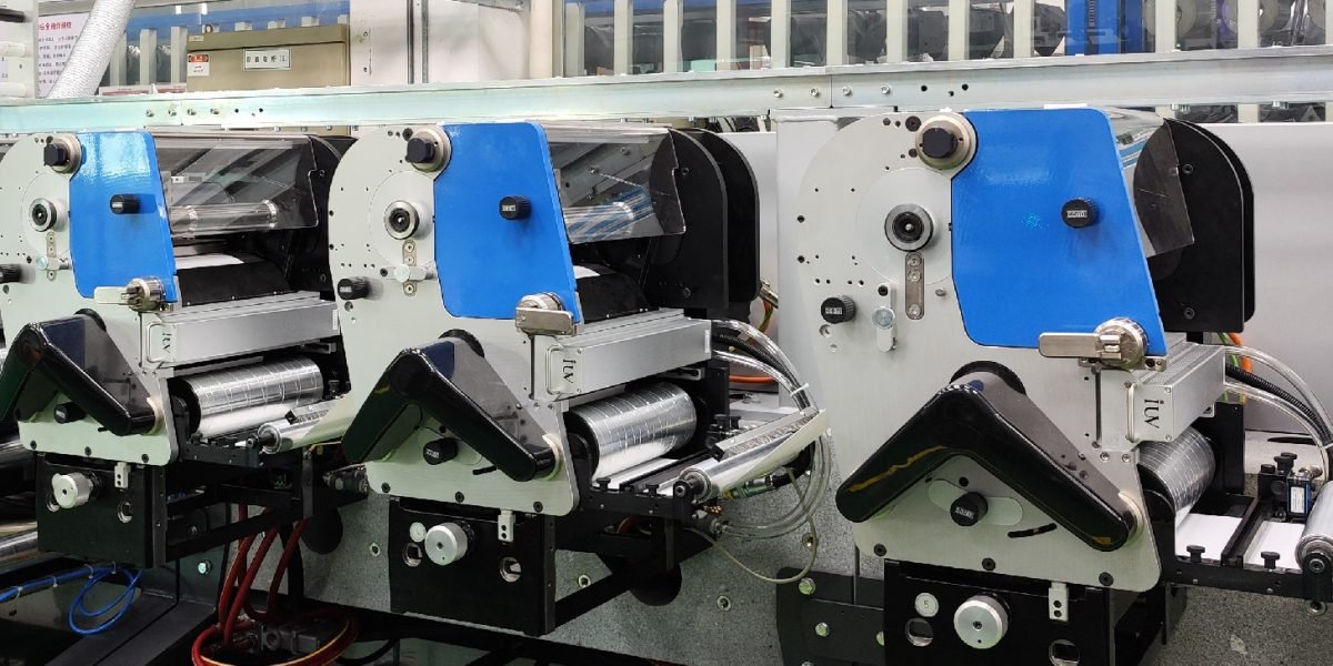 Cómo optimizar el consumo eléctrico Tutorial de eficiencia energética en sistemas de curado LED UV para banda estrecha