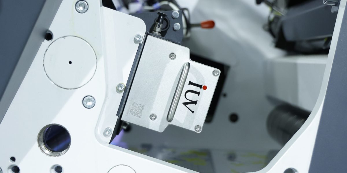 Comparativa entre sistemas de curado UV y curado LED en la industria gráfica