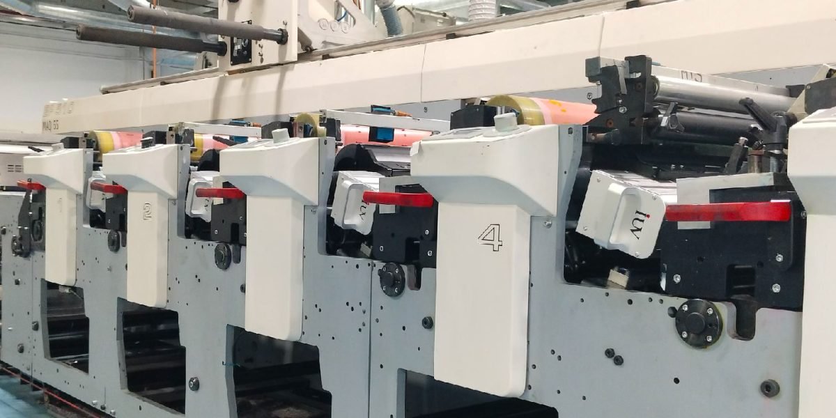 Factores críticos del curado UV en impresión flexográfica que afectan la calidad final