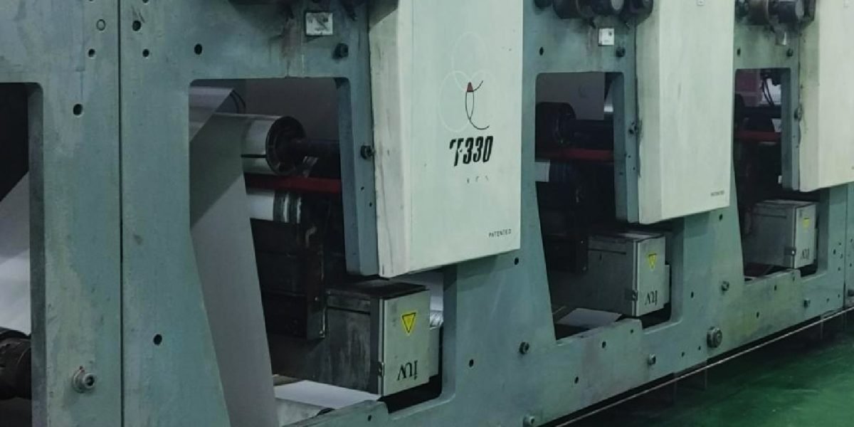 Guía de integración Instalación de sistemas de curado LED UV en prensas rotativas de etiquetas de banda estrecha