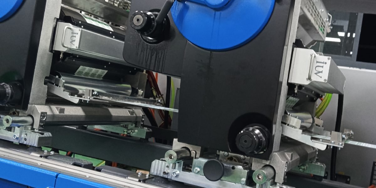 Guía técnica sobre el papel del curado UV LED en la impresión flexográfica moderna