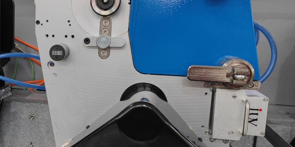 Integración de sistemas de curado LED en prensas de banda estrecha