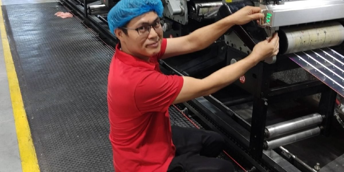 Integración de sistemas de curado UV en prensas narrow web de última generación