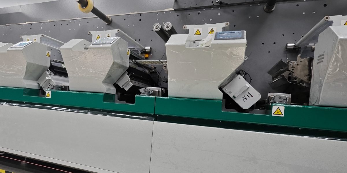 La evolución tecnológica del systemów utwardzania UV LED en la impresión de banda estrecha