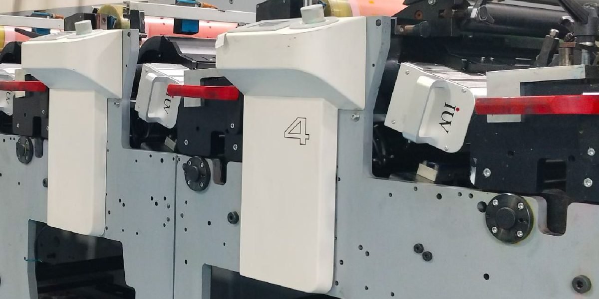 Optimización del color y la densidad de tinta con sistemas de curado UV LED en impresión flexográfica