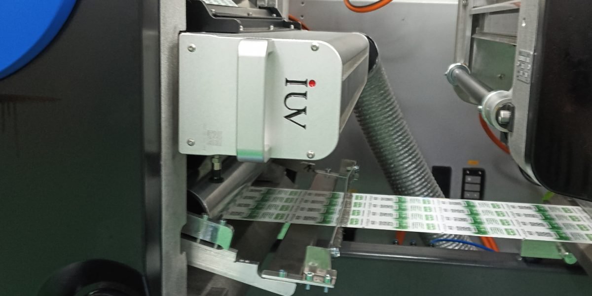 Por qué las soluciones LED son la clave para una impresión más limpia y eficiente en tiradas largas