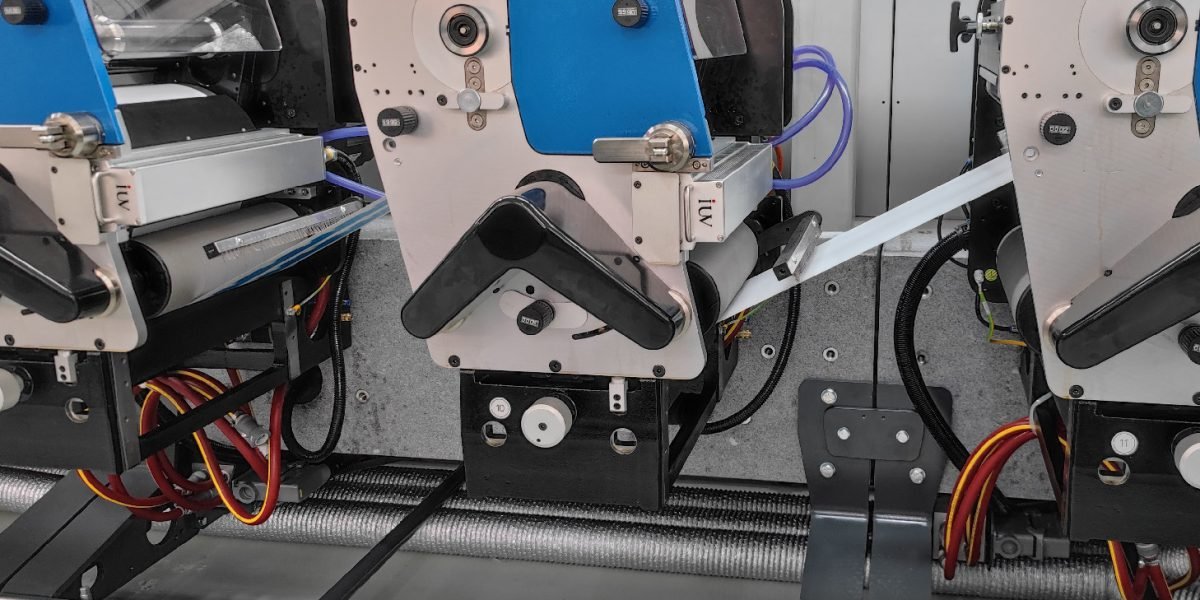 Reducción de costes y consumo energético con sistemas de curado UV avanzados