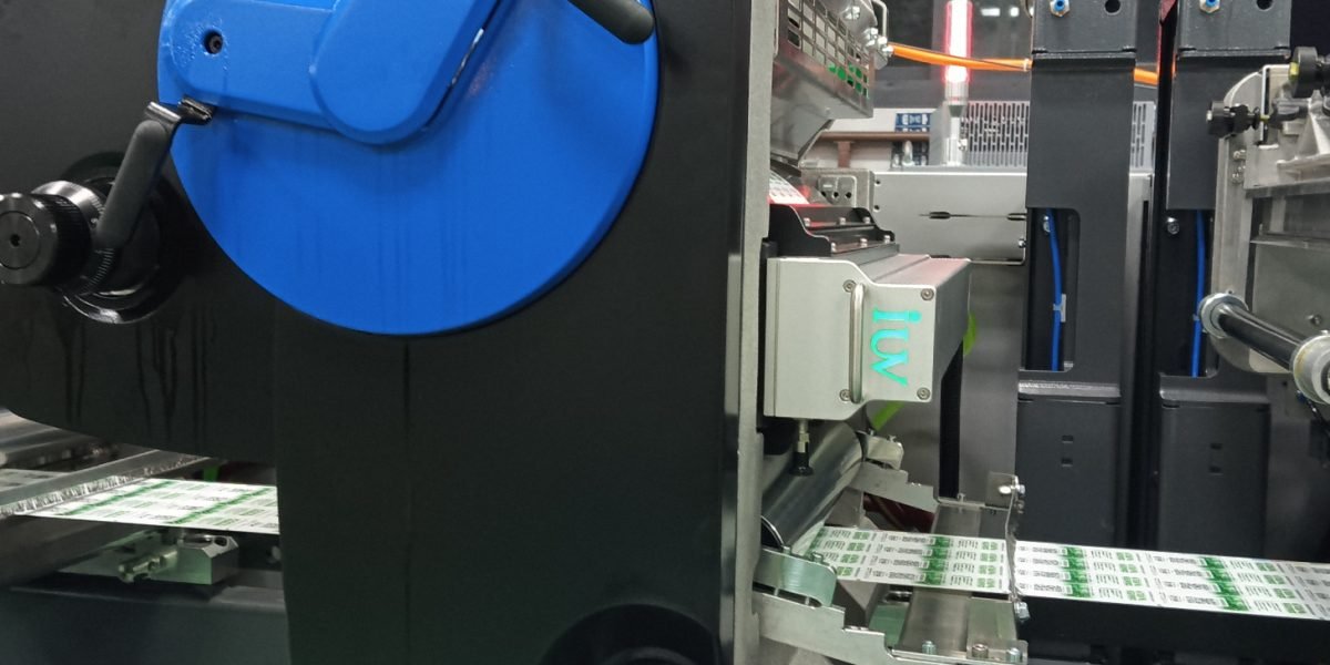 Review de aplicaciones reales del curado UV LED en la industria de etiquetas