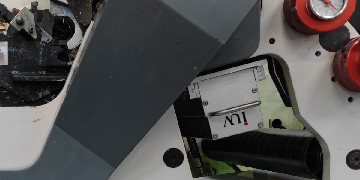 Sistema de curado UV la clave para impresiones resistentes al desgaste y al paso del tiempo