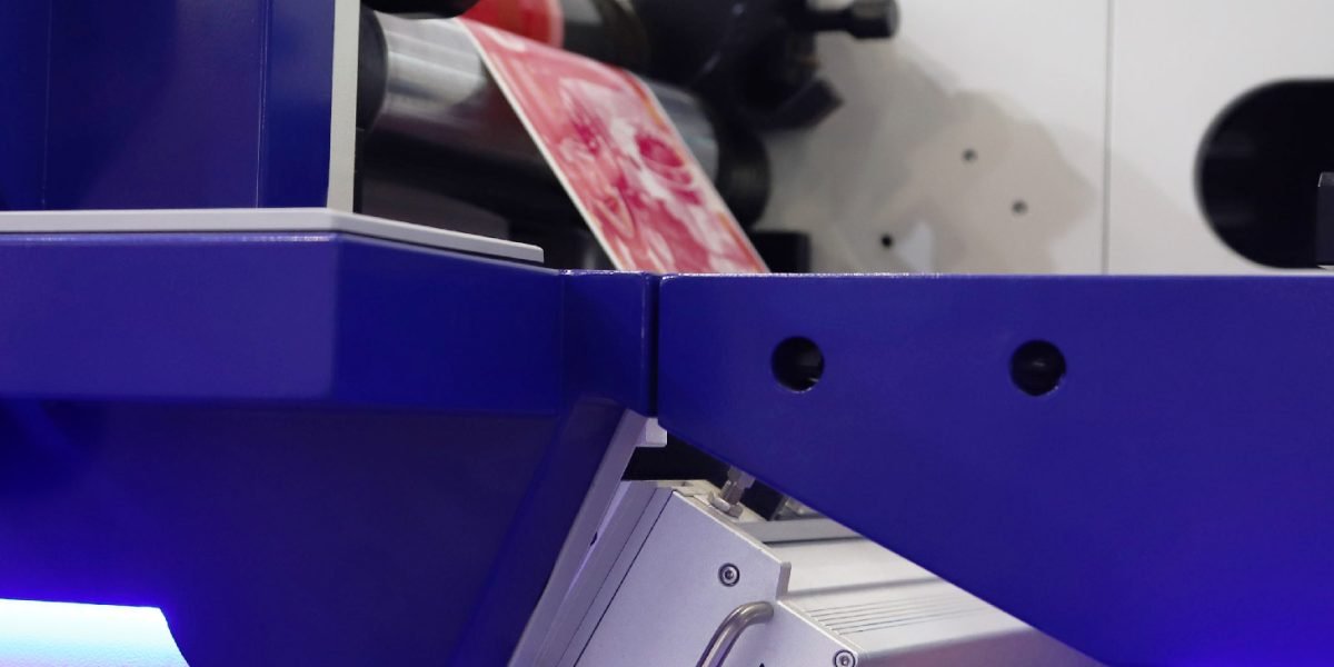 Sistemas de curado LED eficiencia y precisión para la impresión moderna