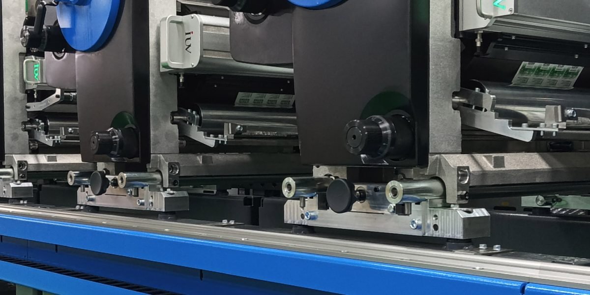 Sistemas de curado UV vs. curado LED UV ¿qué opción es mejor para tu imprenta