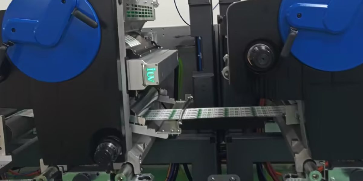 Ventajas de implementar sistemas UV inteligentes en prensas offset modernas