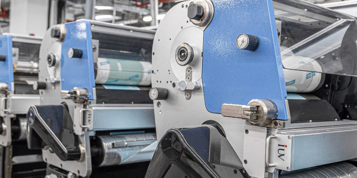 Ventajas de los sistemas de curado UV en la impresión flexográfica moderna