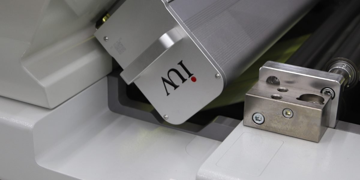 Wie LED Aushärtungssysteme den CO₂-Fußabdruck in Druckbetrieben reduzieren