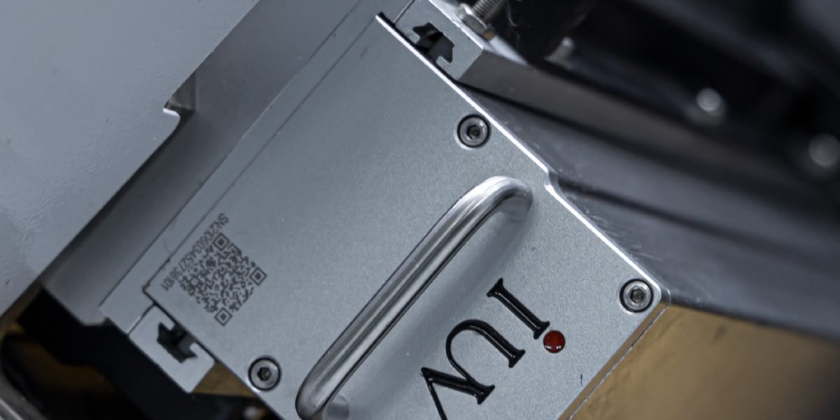 Cómo el sistema de curado LED optimiza el secado de tintas en impresión narrow web